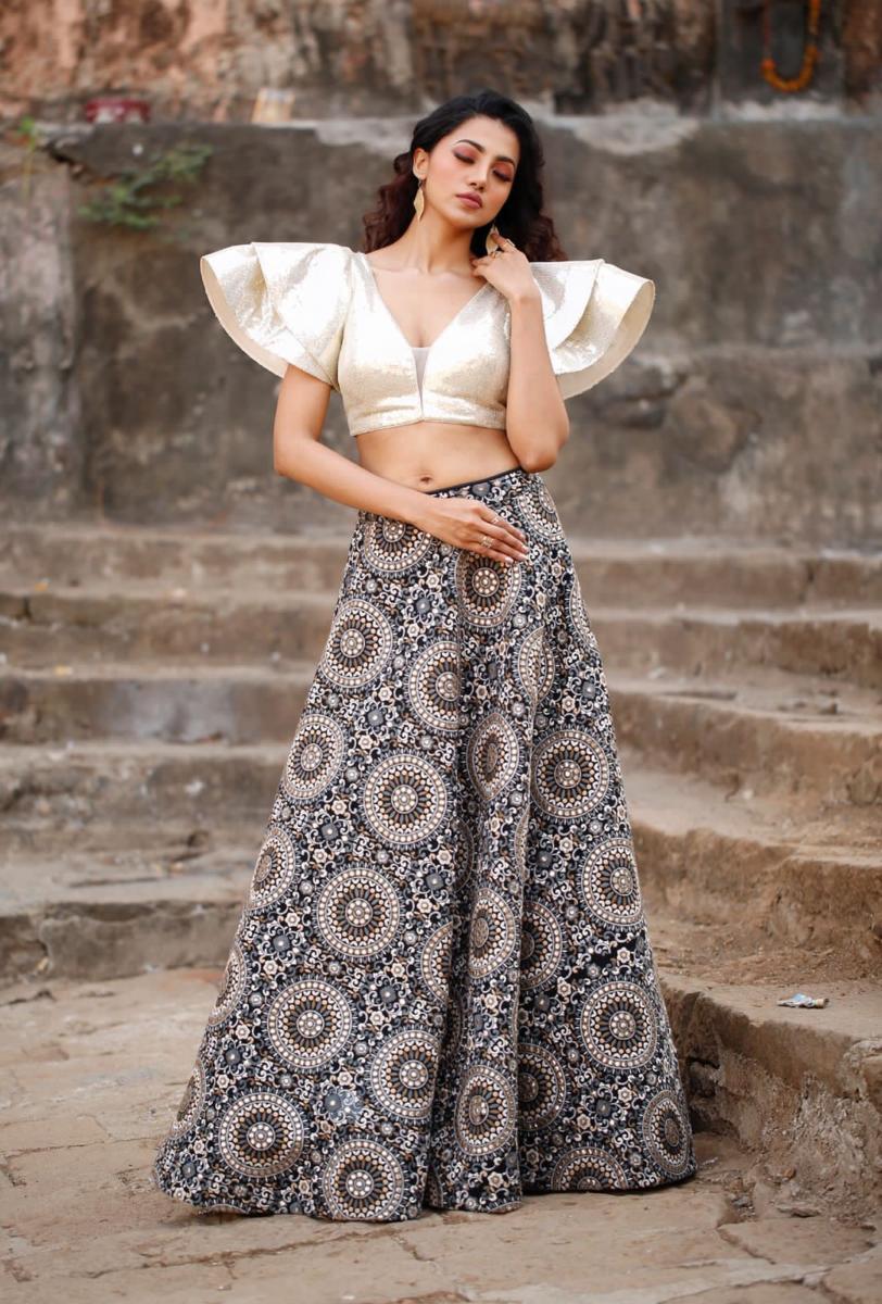 Ananya Raj wearing Delhi’s popular designer Pritam 005