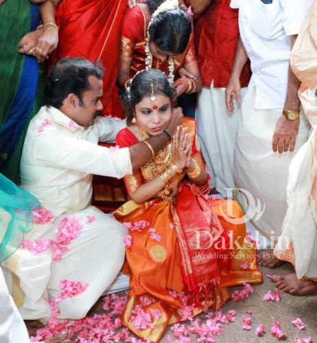 Vaikom Vijayalakshmi and Anoop George Marriage Photo (1)