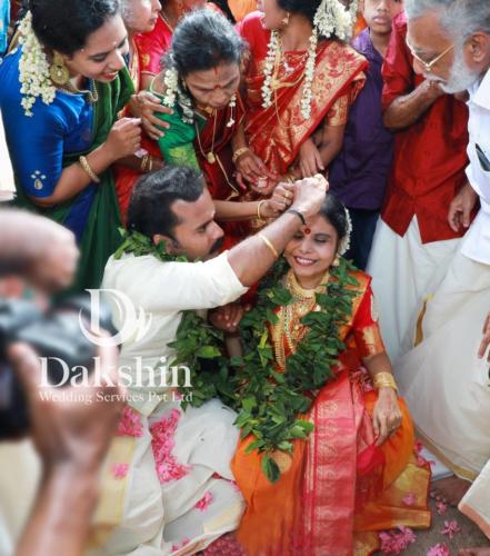 Vaikom Vijayalakshmi and Anoop George Marriage Photo (4)